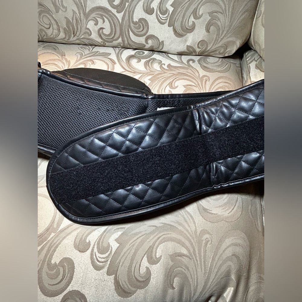 Quilted Black Faux Leather & Gold Accents Tush Baby, Baby/Child Carrier/Seat - Picture 9 of 16